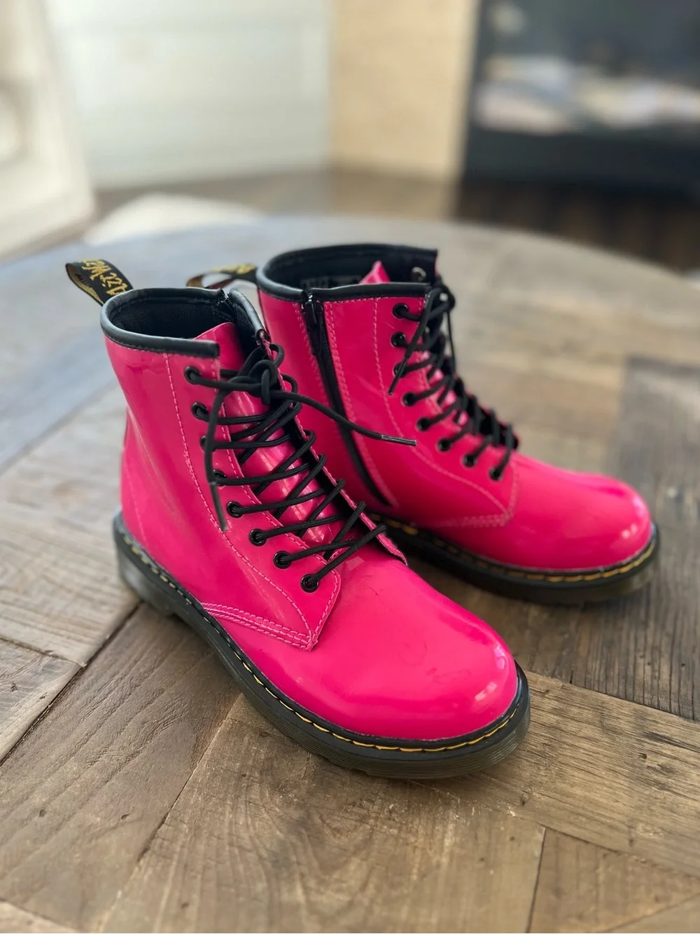 NWOT Dr. Martens 1460 J Girls Hot Pink Patent Lace-Up Boots Shoes Sz 4